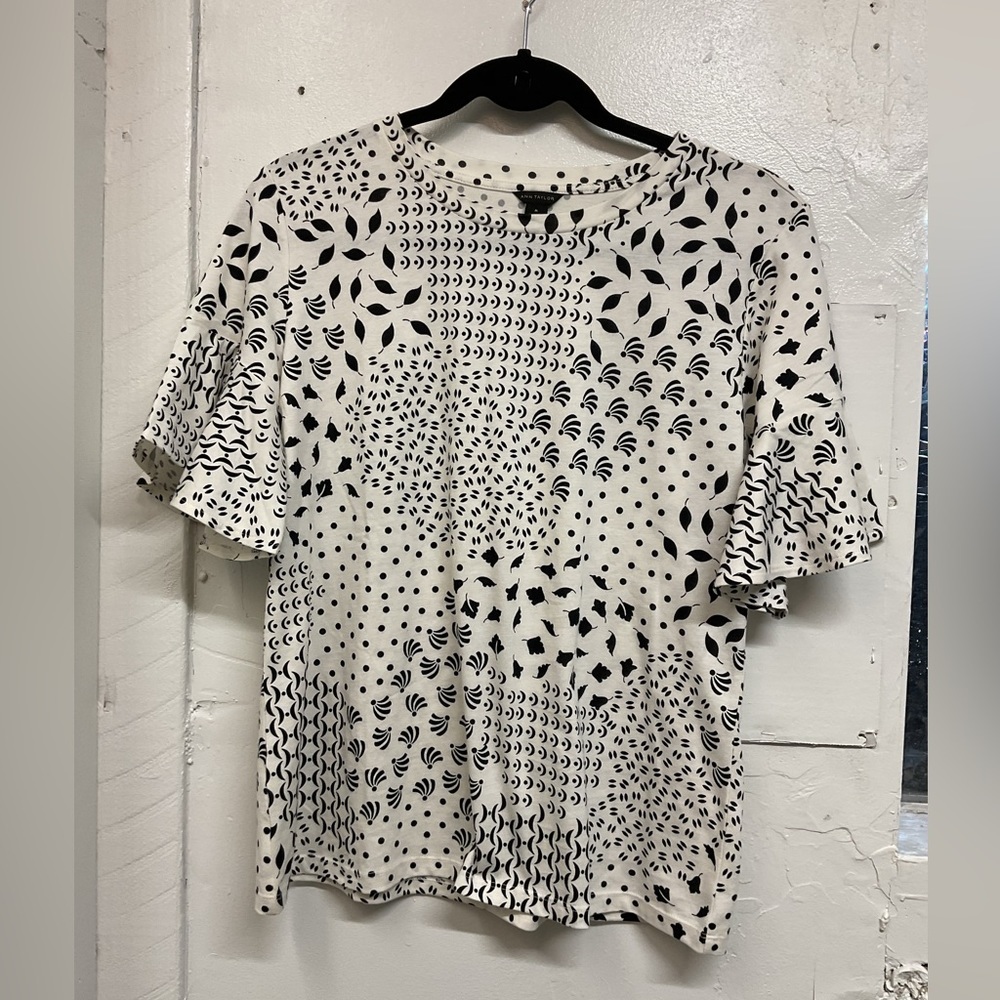 Ann Taylor Tshirt Size Medium